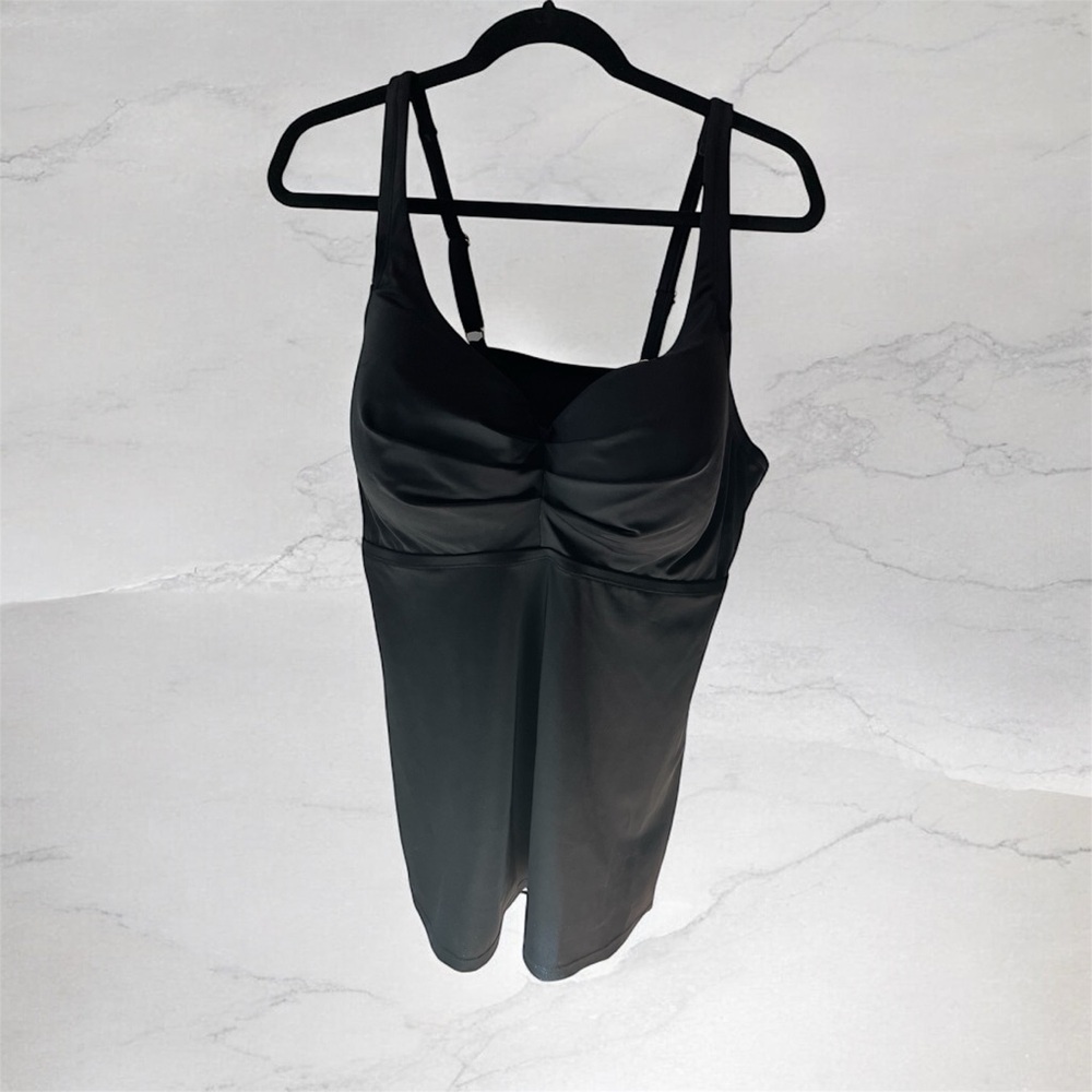 Women’s plus size Tankini top.
